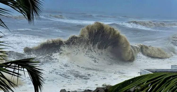 সাগরে নিম্নচাপ, ৪ সমুদ্রবন্দরে সতর্কতা সংকেত
