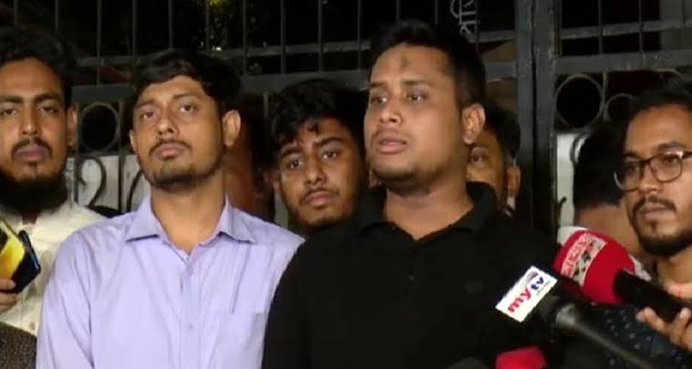 রাষ্ট্রপতির অপসারণসহ তিন বিষয়ে আলোচনা হয়েছে বিএনপির সঙ্গে: হাসনাত