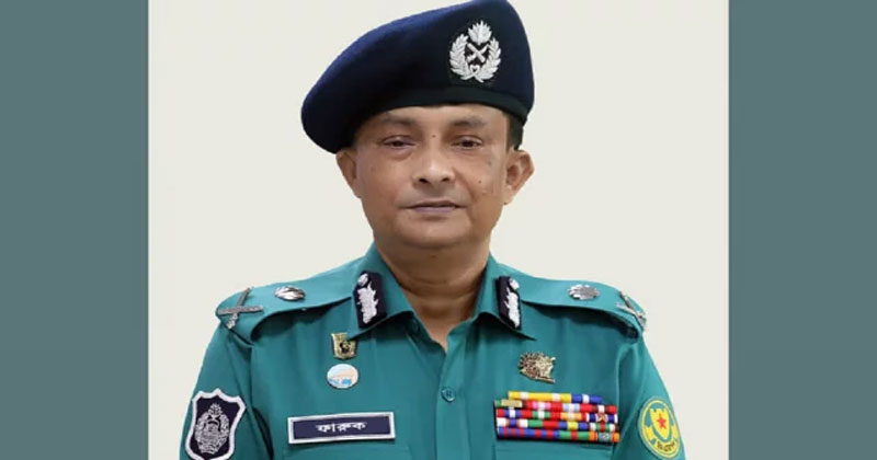 সাবেক ডিএমপি কমিশনারকে বিমানবন্দরে আটক করলো ইমিগ্রেশন