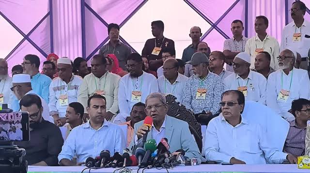 এমন কাউকে দায়িত্ব দেয়া যাবে না যার কারণে সরকার বিতর্কিত হয়: মির্জা ফখরুল