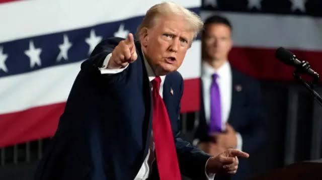 সেনাবাহিনী দিয়ে অবৈধ অভিবাসী তাড়াবেন ট্রাম্প