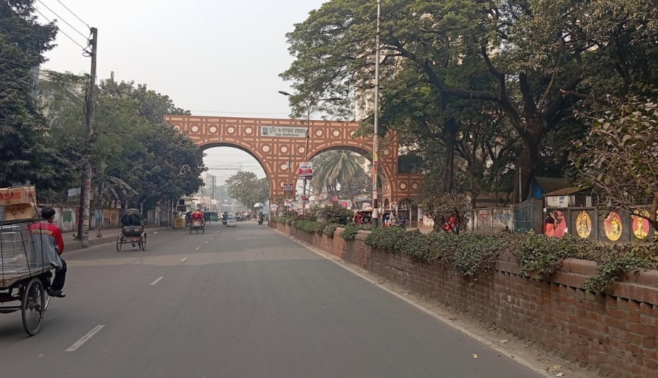 রাতভর সংঘর্ষে উত্তাল, সকালে ফিরলো শান্তি