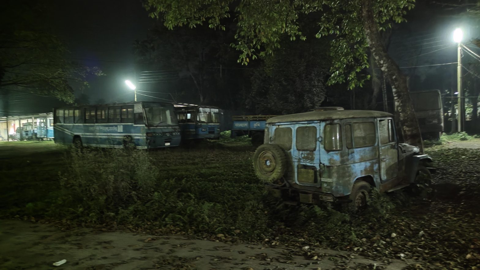 বাকৃবির পরিবহন শাখায় ১ লাখ টাকার গাড়ি ও টায়ার চুরি