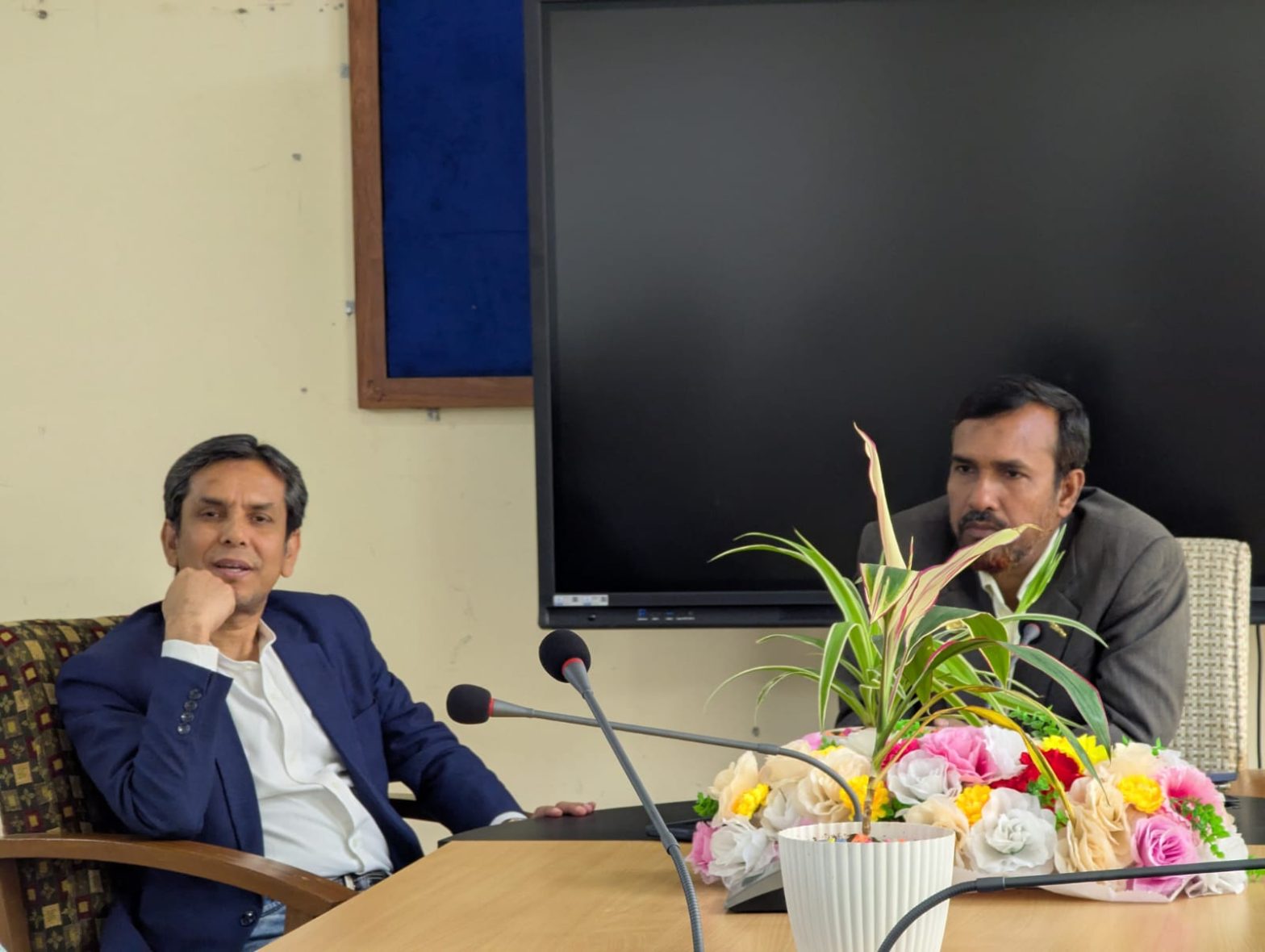 যবিপ্রবি উপাচার্যের সাথে রাবিপ্রবি উপাচার্যের মতবিনিময়